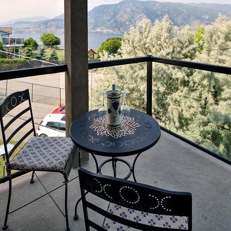 Above The Beach Guest Suites Penticton Exterior photo